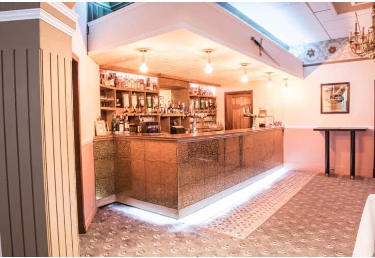 Oyo Douglas Hotel Килмарнок Екстериор снимка