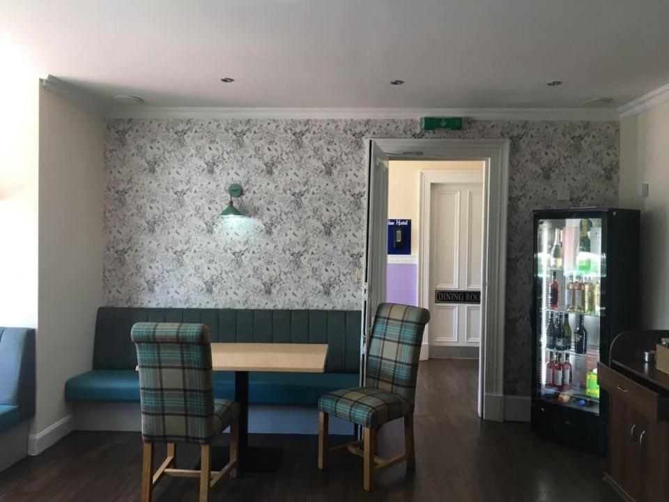 Oyo Douglas Hotel Килмарнок Екстериор снимка