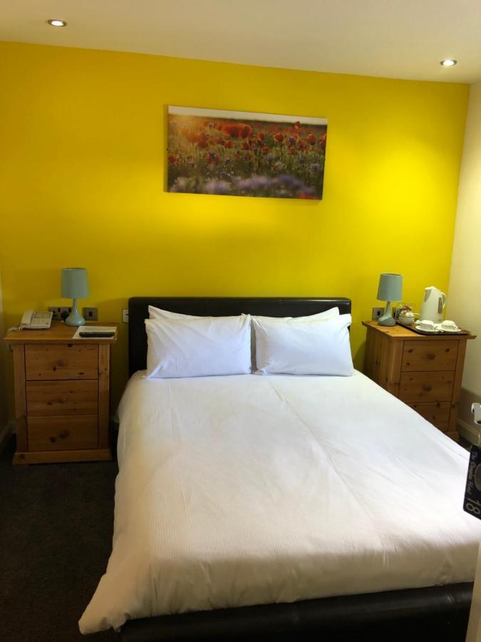 Oyo Douglas Hotel Килмарнок Екстериор снимка