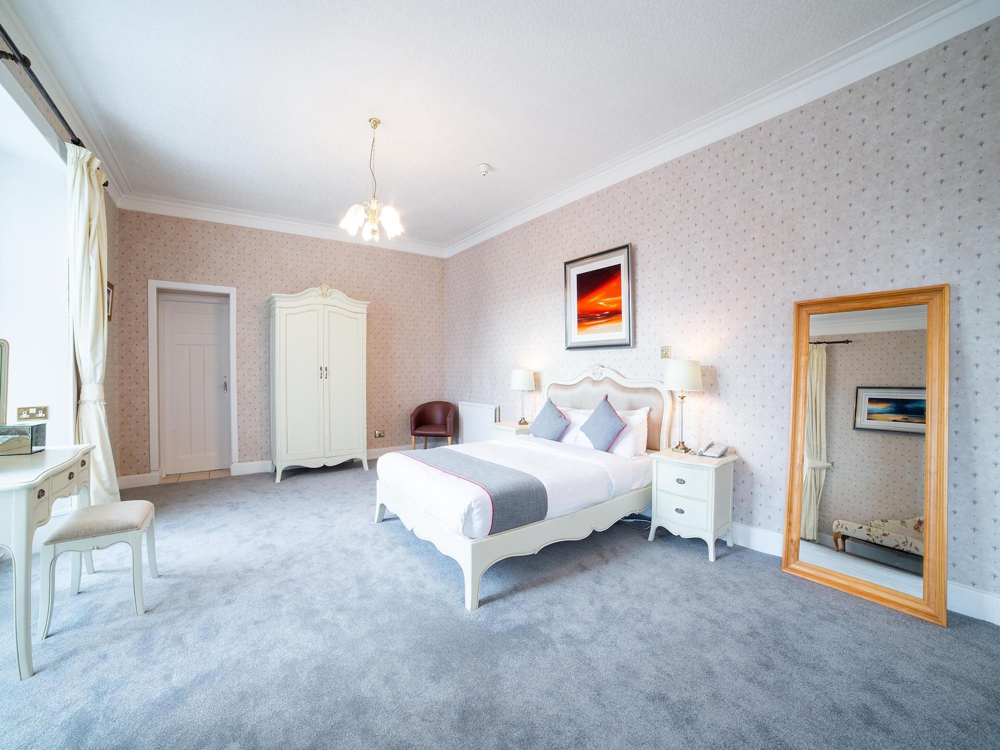 Oyo Douglas Hotel Килмарнок Екстериор снимка