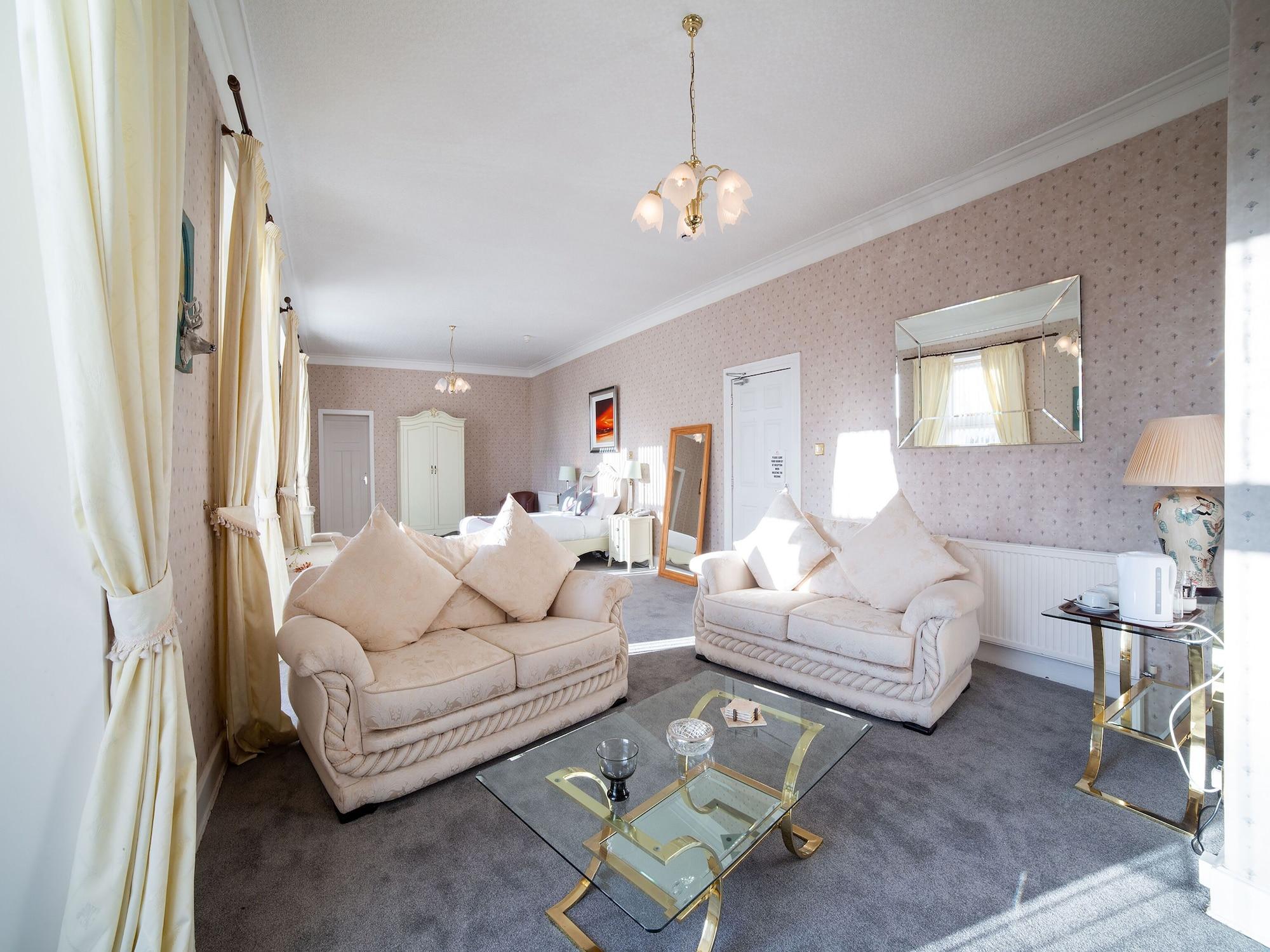 Oyo Douglas Hotel Килмарнок Екстериор снимка