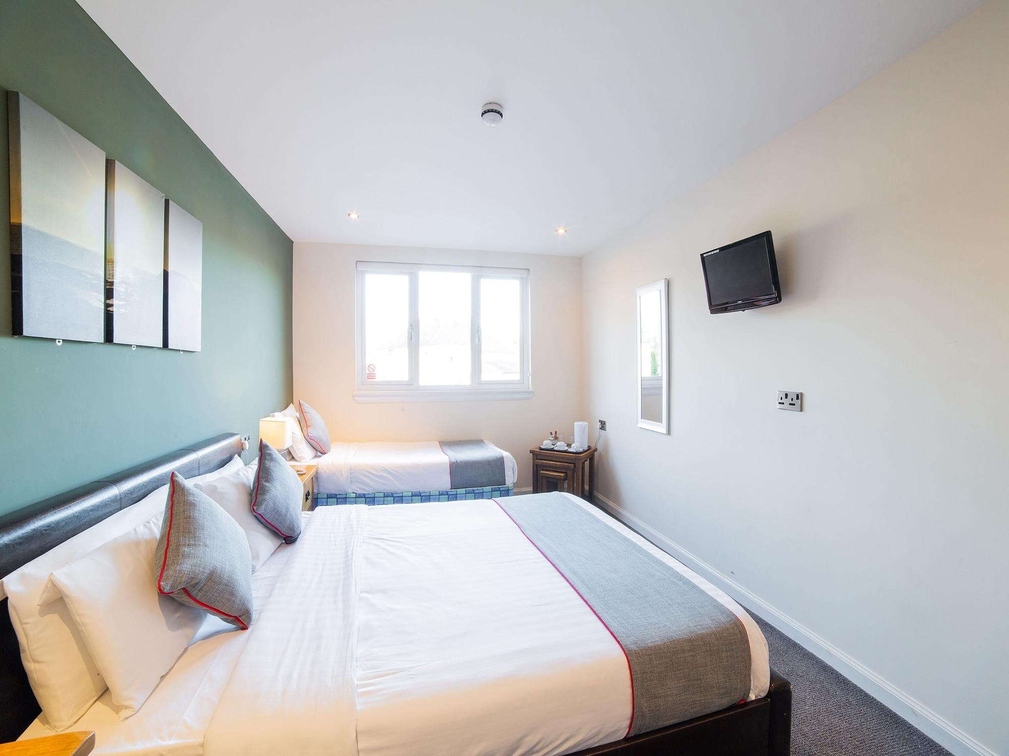 Oyo Douglas Hotel Килмарнок Екстериор снимка