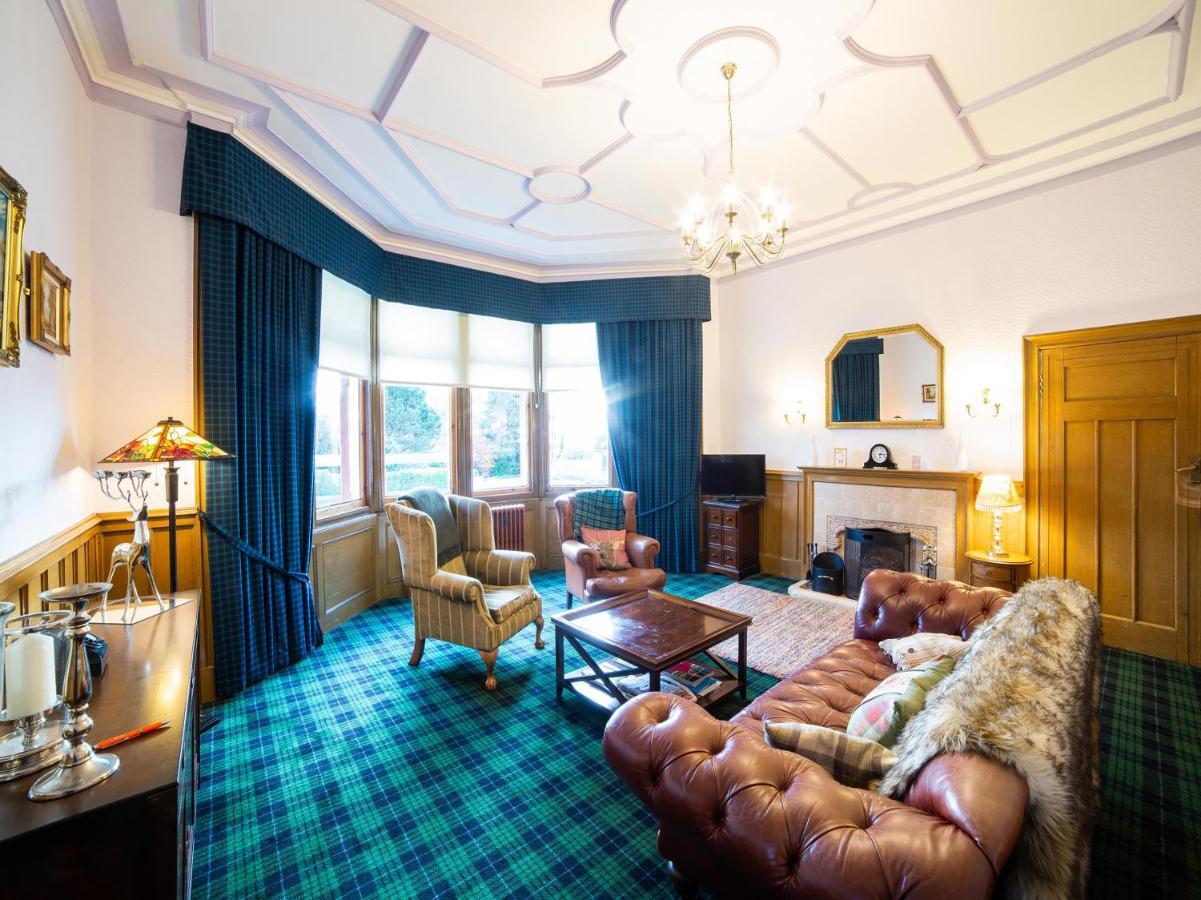 Oyo Douglas Hotel Килмарнок Екстериор снимка