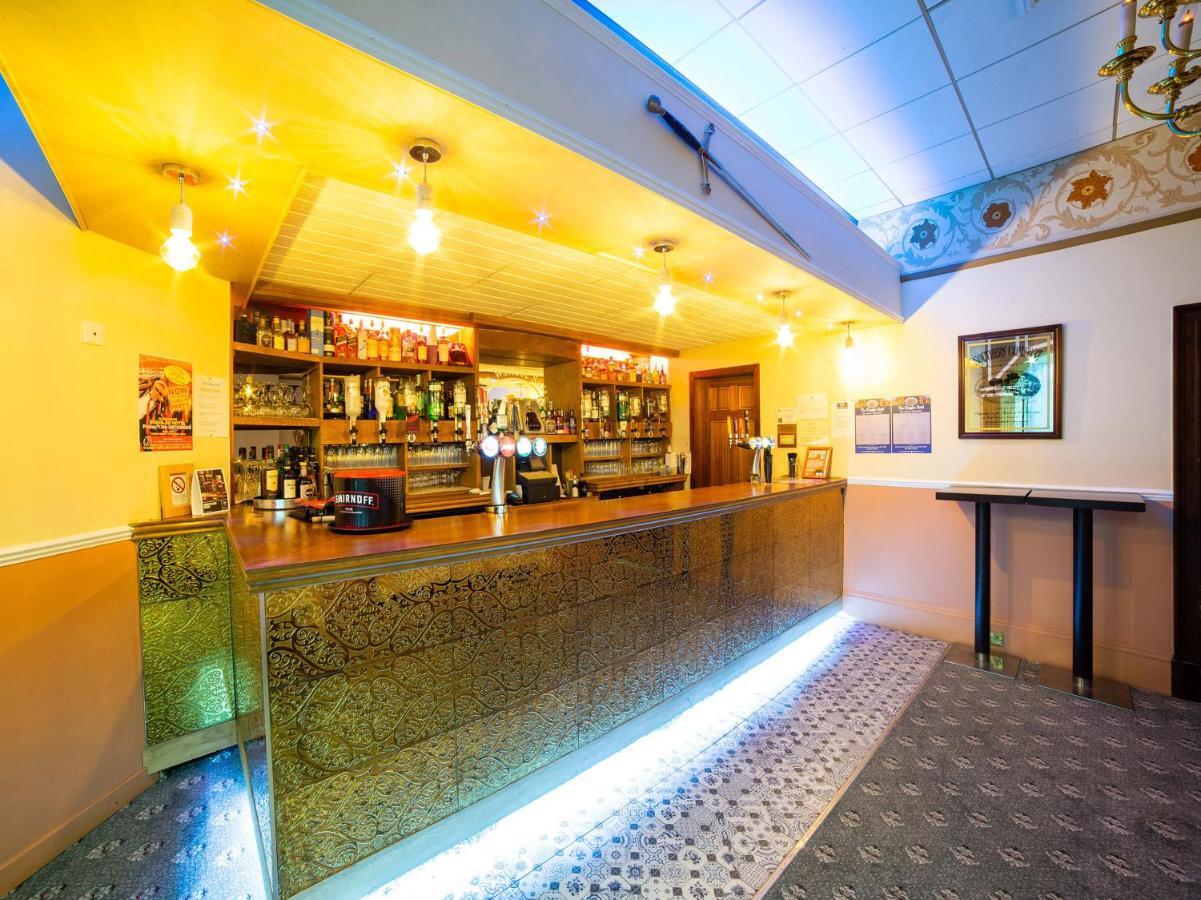 Oyo Douglas Hotel Килмарнок Екстериор снимка