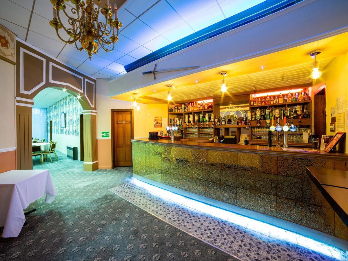 Oyo Douglas Hotel Килмарнок Екстериор снимка