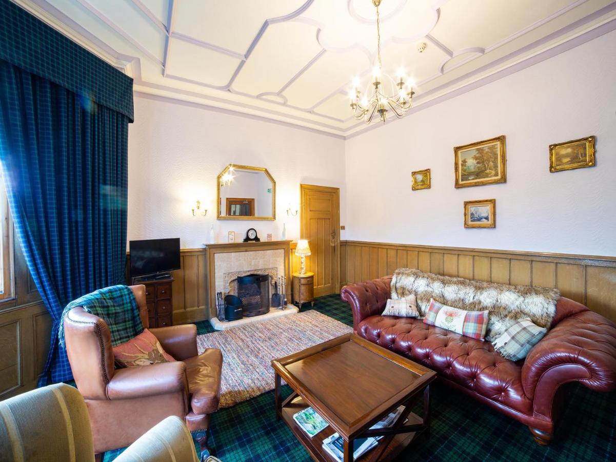 Oyo Douglas Hotel Килмарнок Екстериор снимка